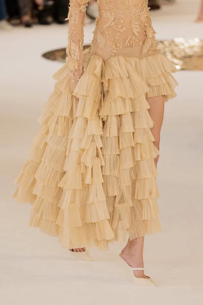 Look 2